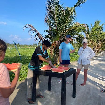 Thoddoo Beach Holiday Экстерьер фото