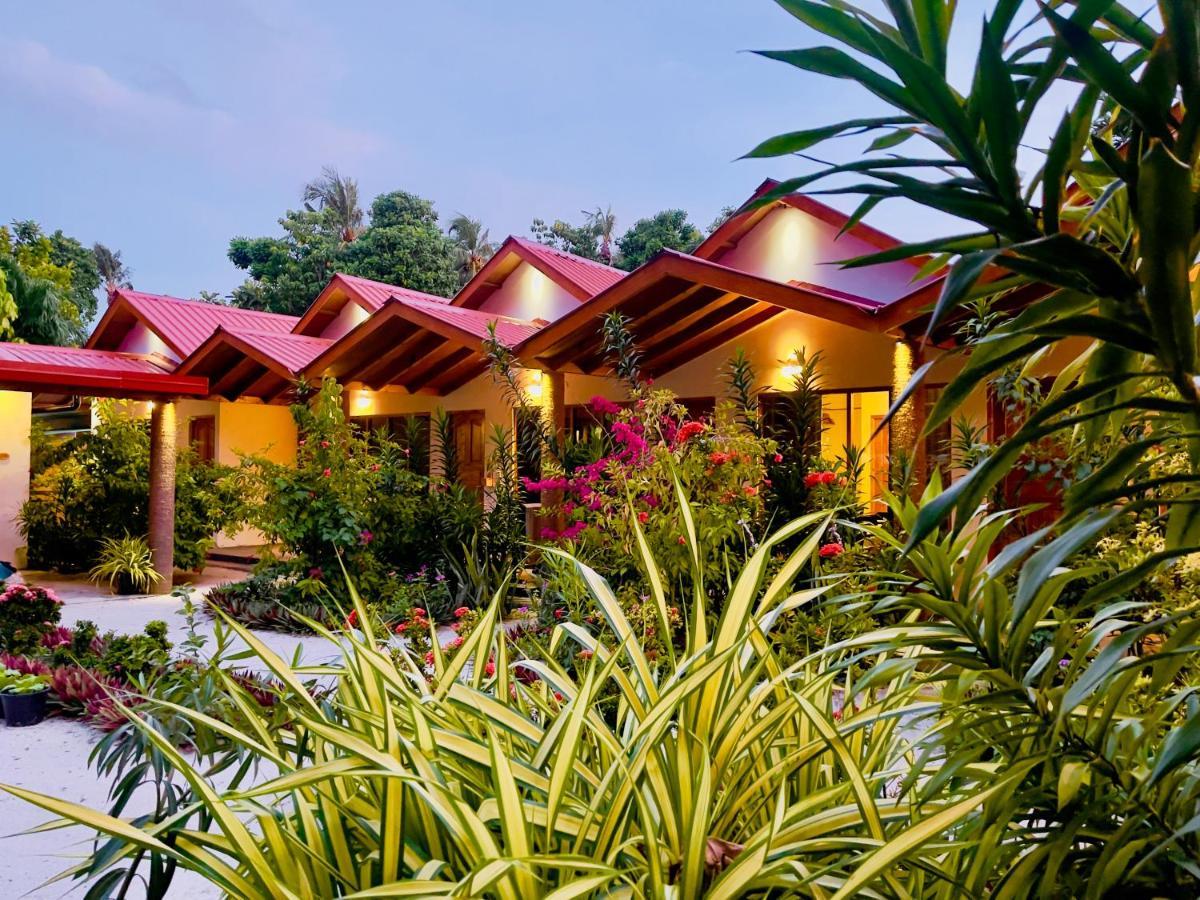 Thoddoo Beach Holiday Экстерьер фото