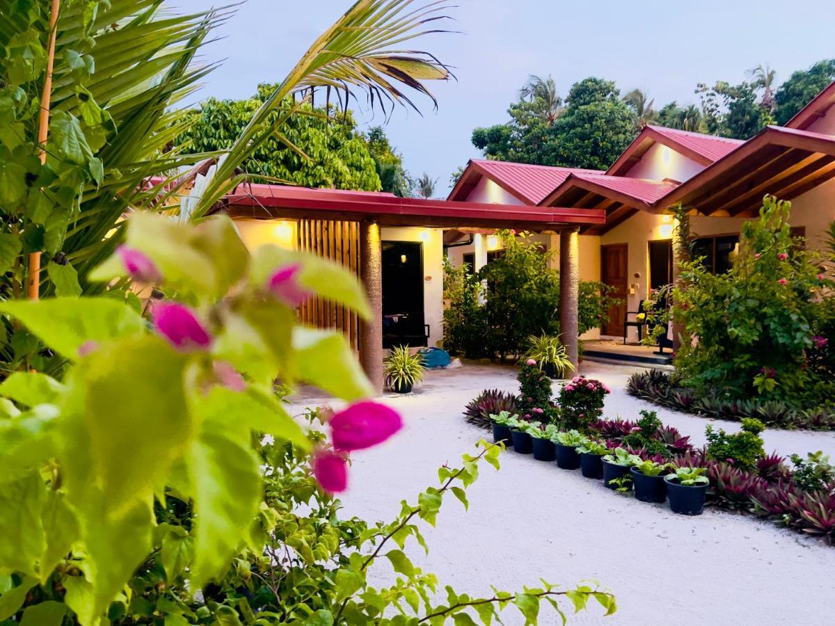 Thoddoo Beach Holiday Экстерьер фото