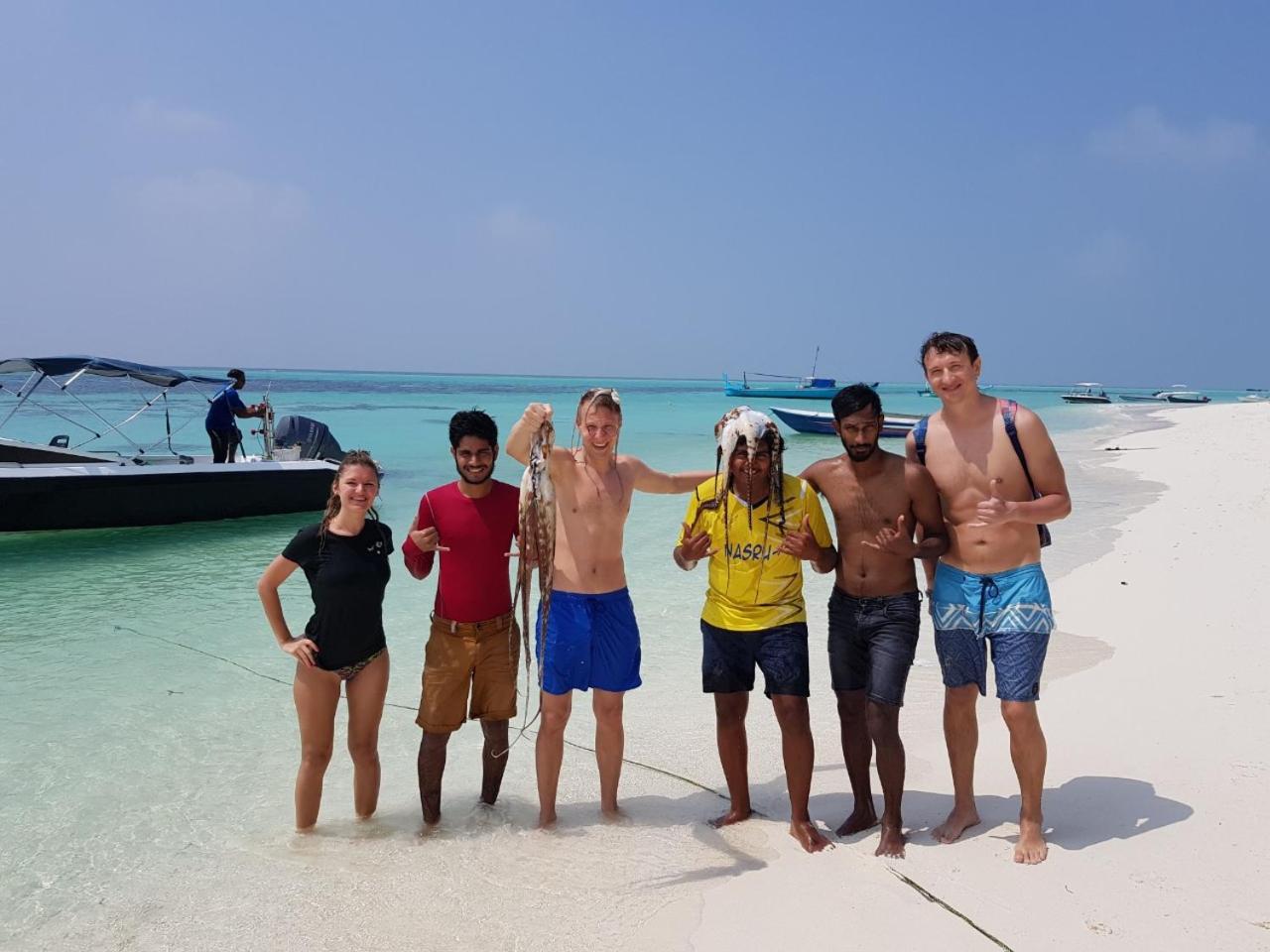 Thoddoo Beach Holiday Экстерьер фото